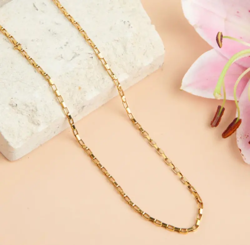 18-Inch Box Chain Necklace – Polished & Lightweight