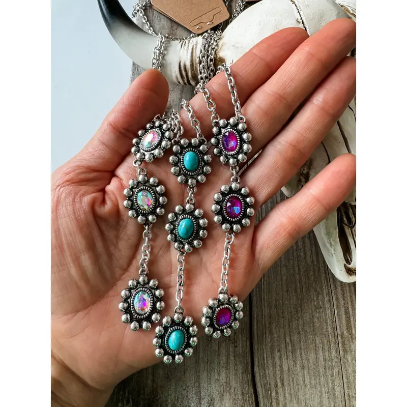 Glass Stone Y-Necklace with Western Accents