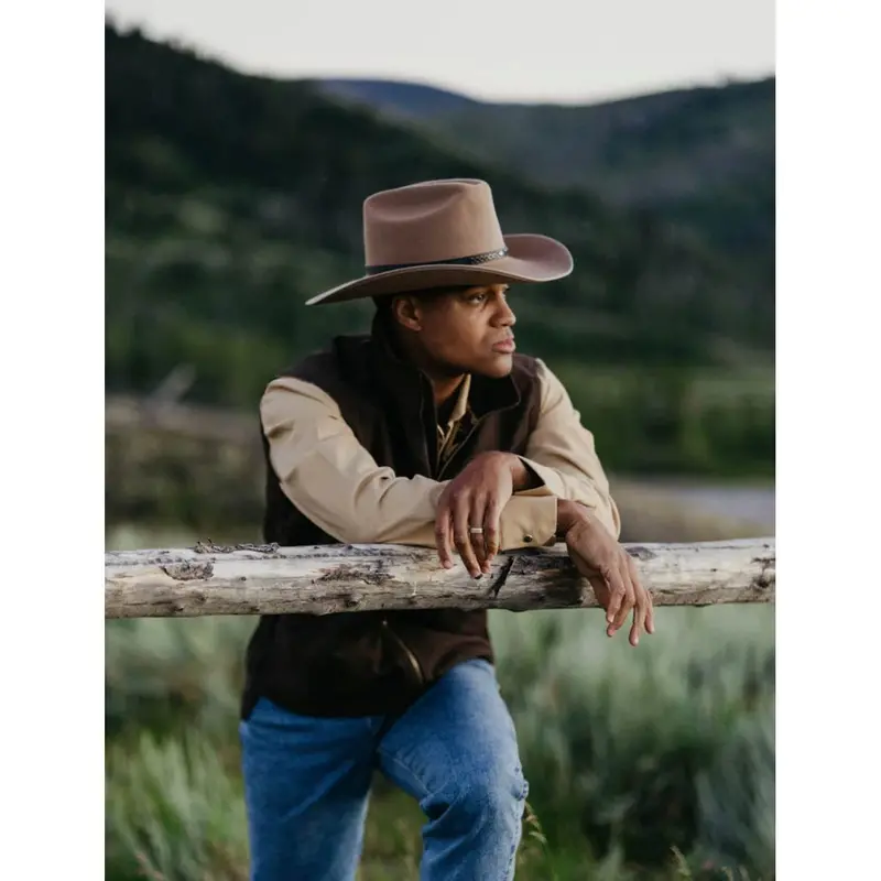 Outback Trading Sawbuck Canvas Men’s Vest – Style 29824