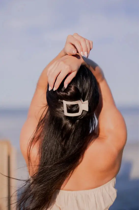 TELETIES Square Flat Hair Clip – Medium Size for Medium Thickness