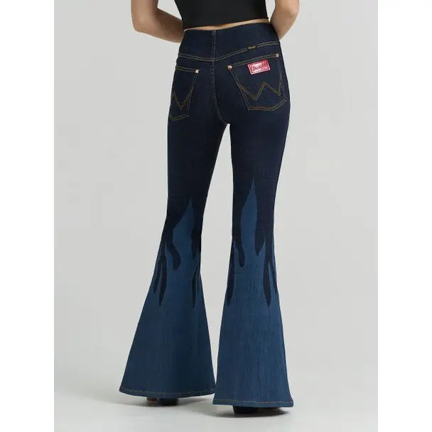 Wrangler x Lainey Wilson Flame-Pattern Pull-On Jeans – Women’s Dark Denim
